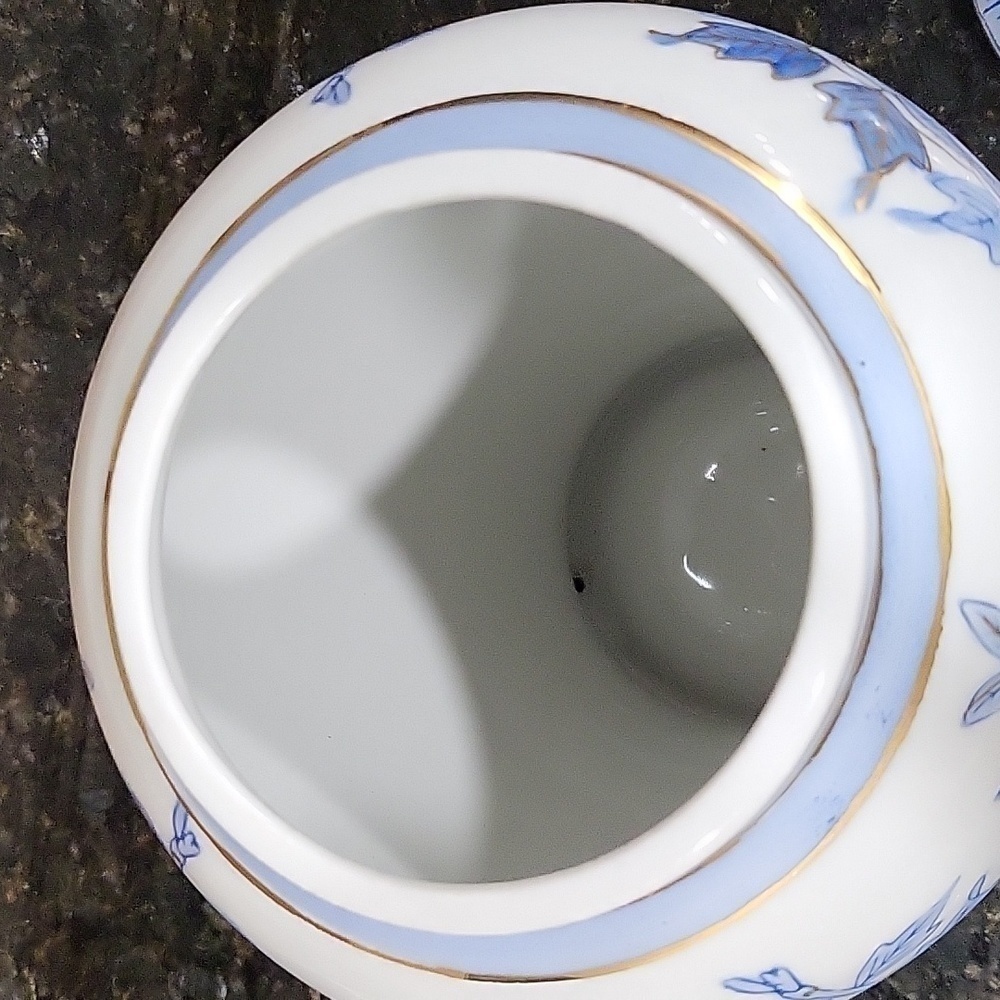 Viintage Gorgeous Andrea by Sadek Floral Ginger Jar #7614 Blue Gold and White - Picture 5 of 8